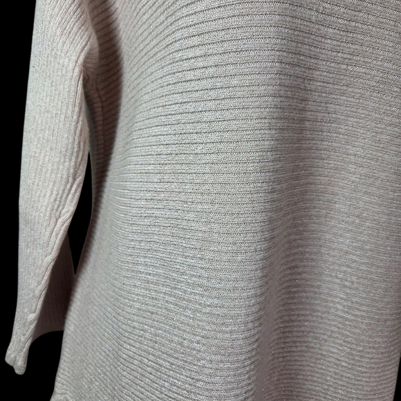 Chico's Light Pink Women's Crew Neck Sweater With Gold Shimmer Size 1 - Picture 2 of 5